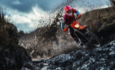 开云体育官方网站-尤文图斯，绿茵场上的富安健洋，以钢铁纪律扛起胜利旗帜