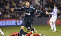 开云平台-没有超级英雄的降临，只有21岁新王的登基