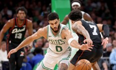 开云体育入口-凯尔特人遭活塞逆转！