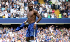 开云体育APP下载-赛道烈焰，梅赛德斯完胜红牛，塞恩斯点燃激情赛场