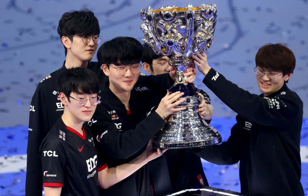 EDG血洗HKA，Chovy开启传奇时刻宿命之战小组赛，锁定晋级资格