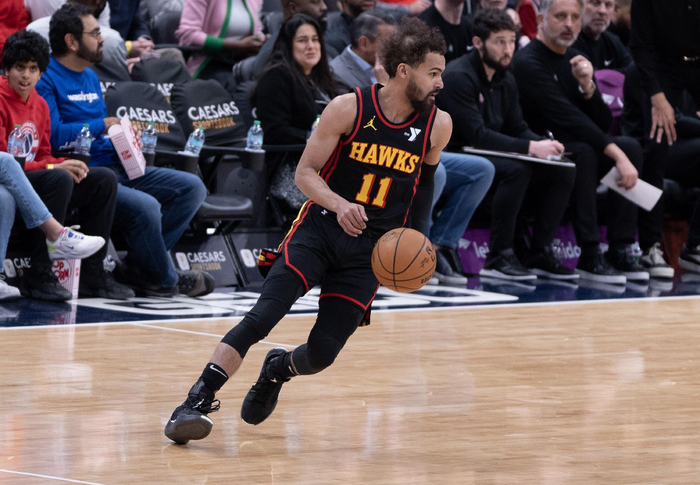 包含凯尔特人中锋特雷-杨因膝伤将缺席多场比赛的词条