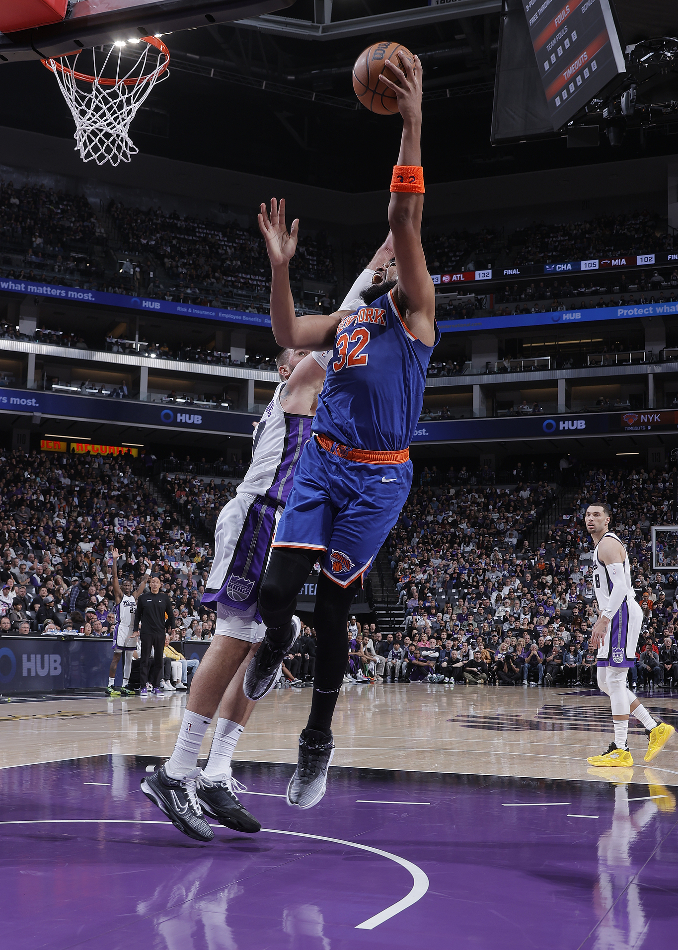 尼克斯队后卫连续得分，带领球队取得胜利的简单介绍