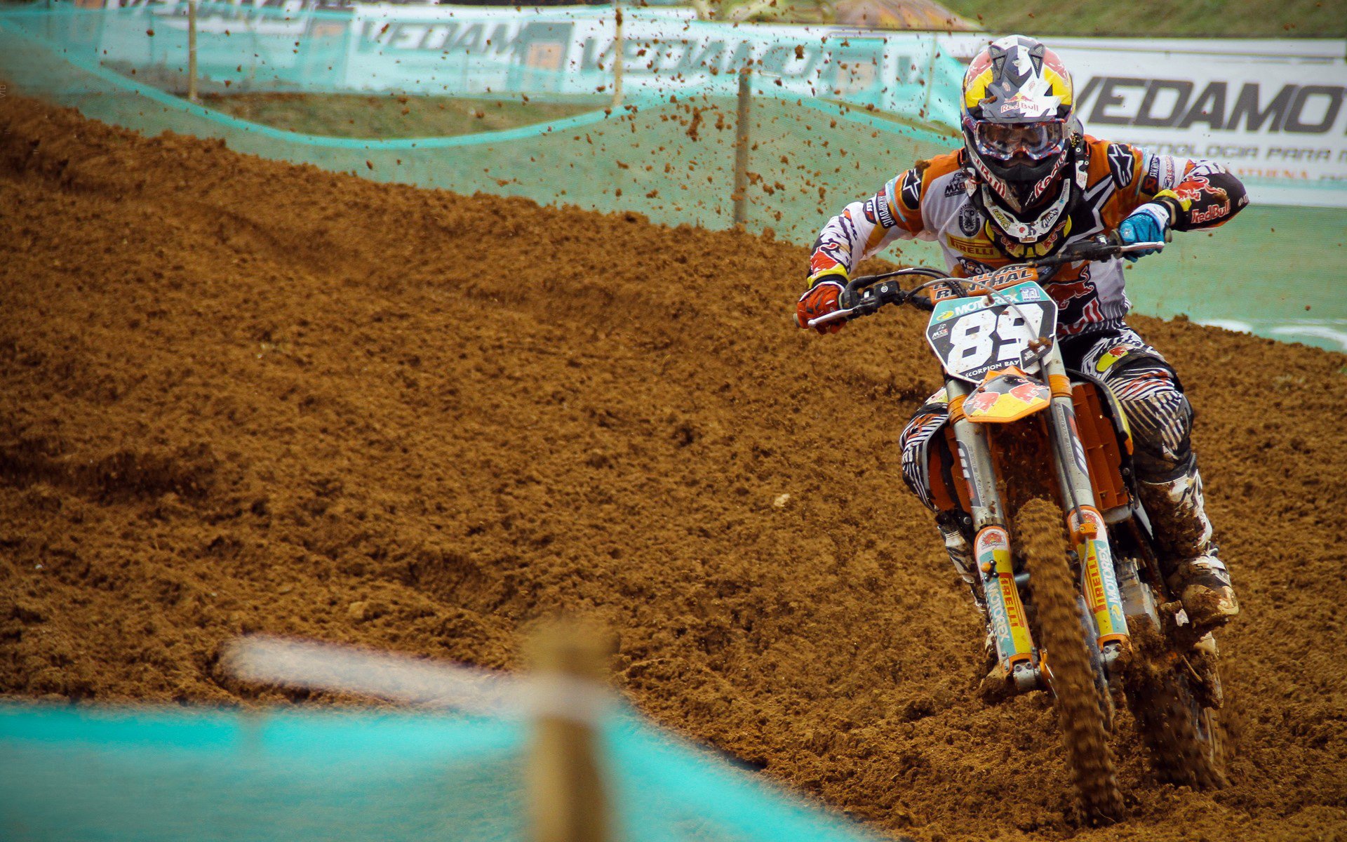 绝境中的奇迹与闪耀的巨星，足球史诗中的两种英雄主义